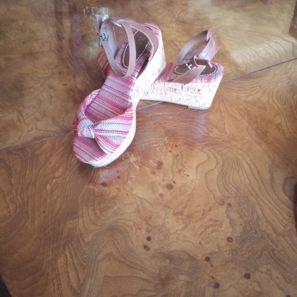 Mia Lady Wedge Sandal - Picture 2 of 5